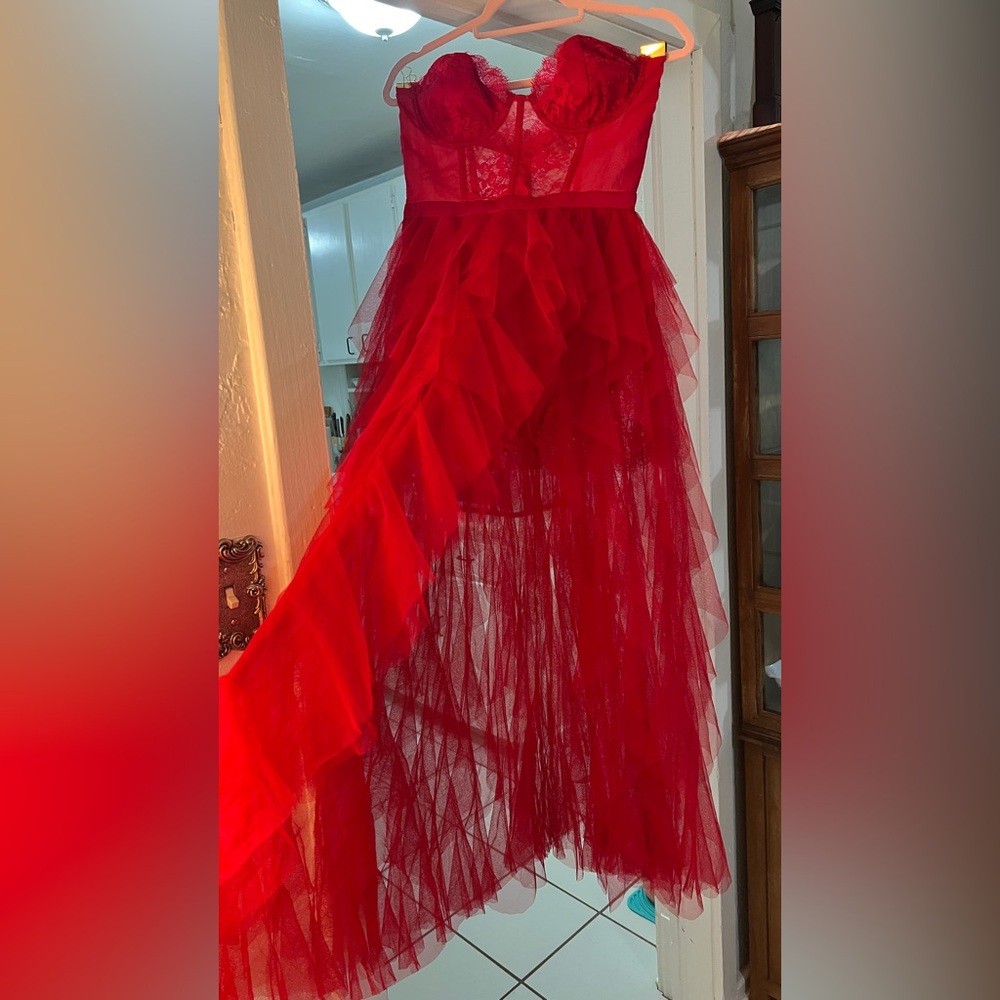 For Love And Lemons Red
Strapless Bustier Dress Medium
Lydia Deetz Wedding Dress